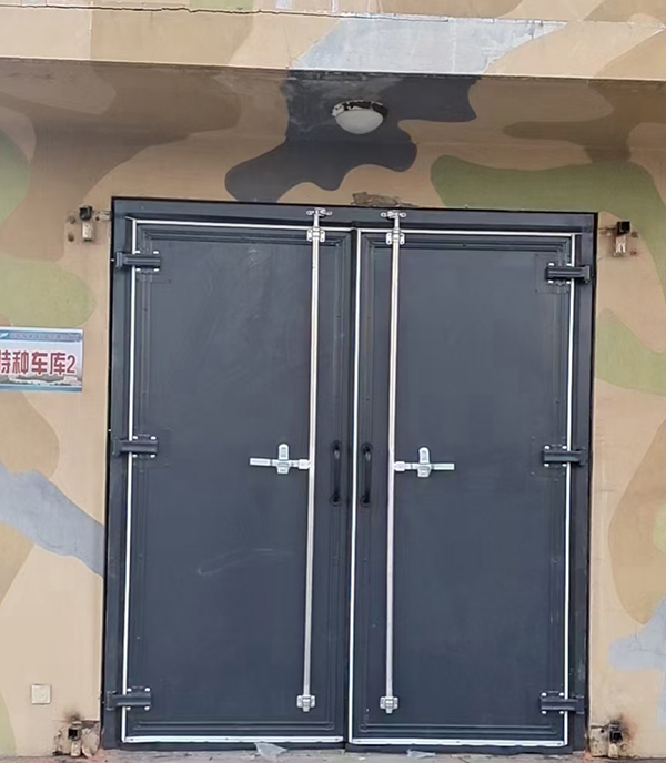 精河工业平开门