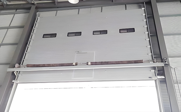 精河工业滑升门