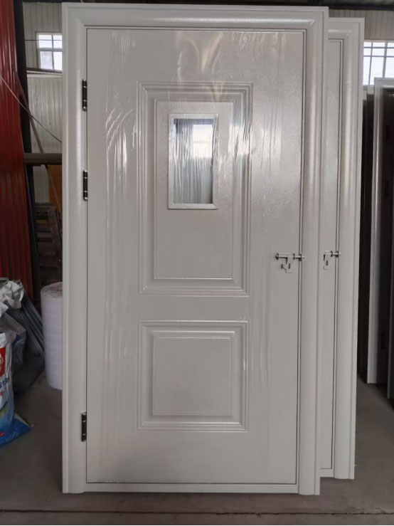 精河学校教室门