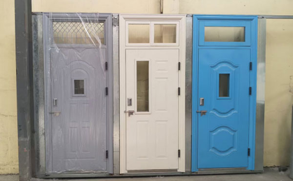 精河学校教室门