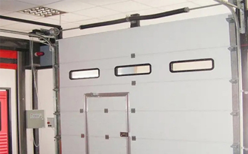 精河工业提升门的安装方法