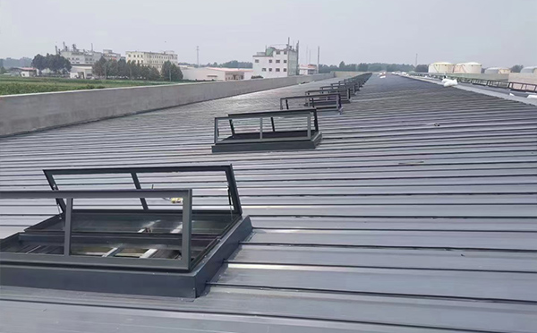 某中学室内体育馆精河排烟窗改造项目