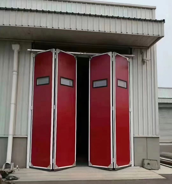 精河工业折叠门在大型装配车间出入口的应用实例